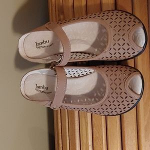 JAMBU Memory Foam Clogs / Leather./ Ladies Size 7